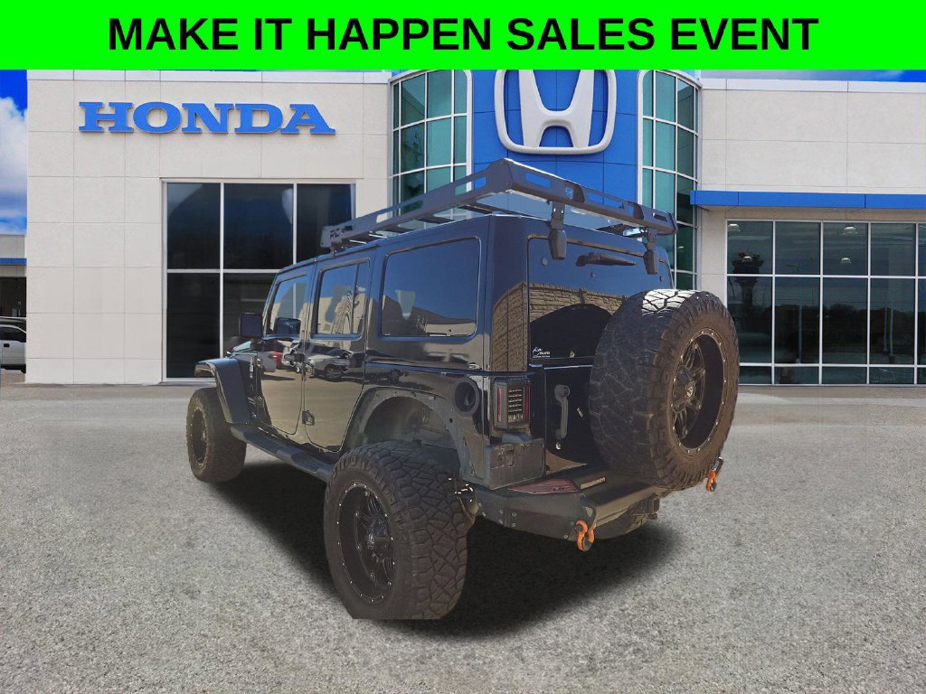 Used 2015 Jeep Wrangler Unlimited Sahara w/ Dual Top Group AWD/4WD image 17