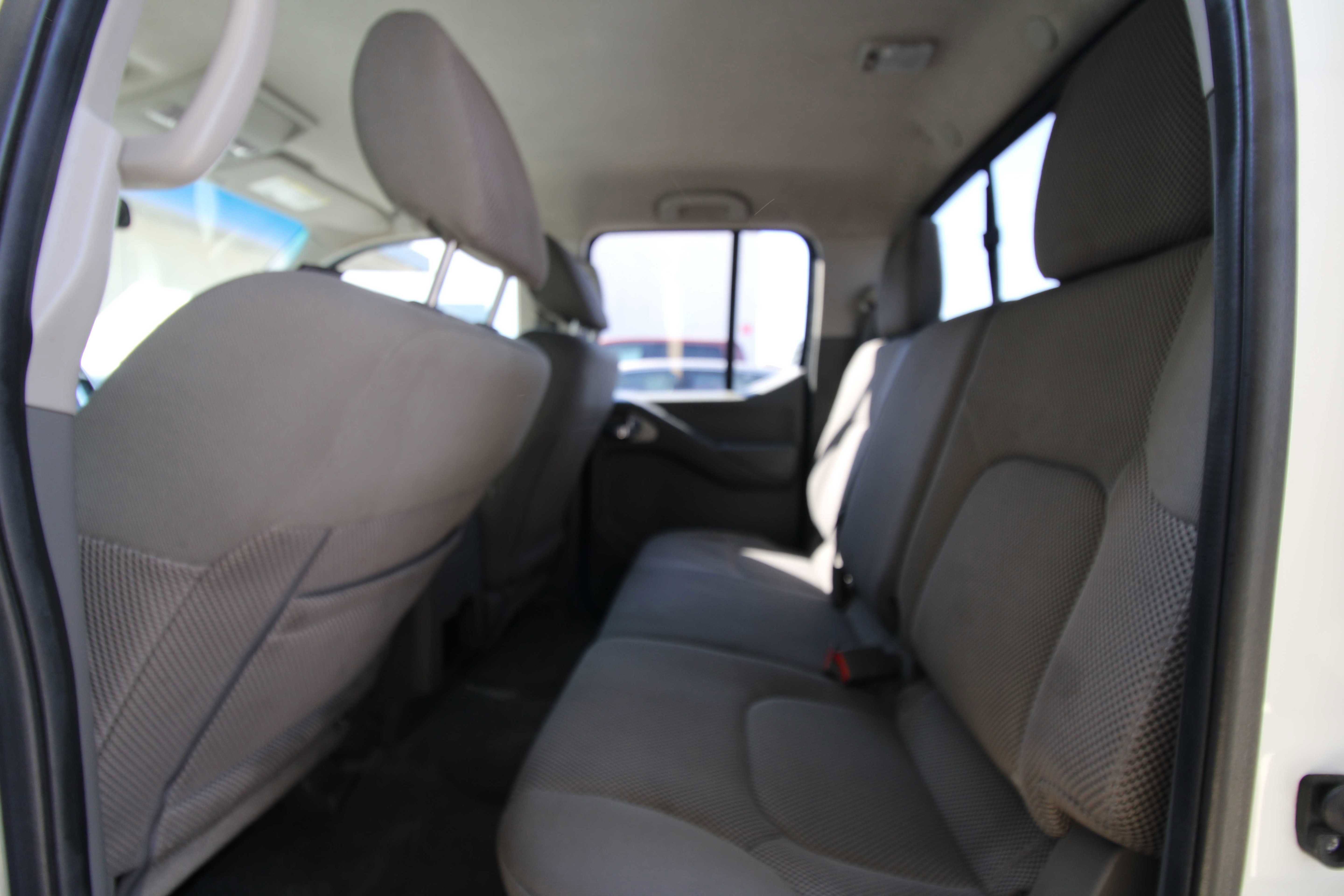 Used 2016 Nissan Frontier SV w/ SV Value Truck Package image 9