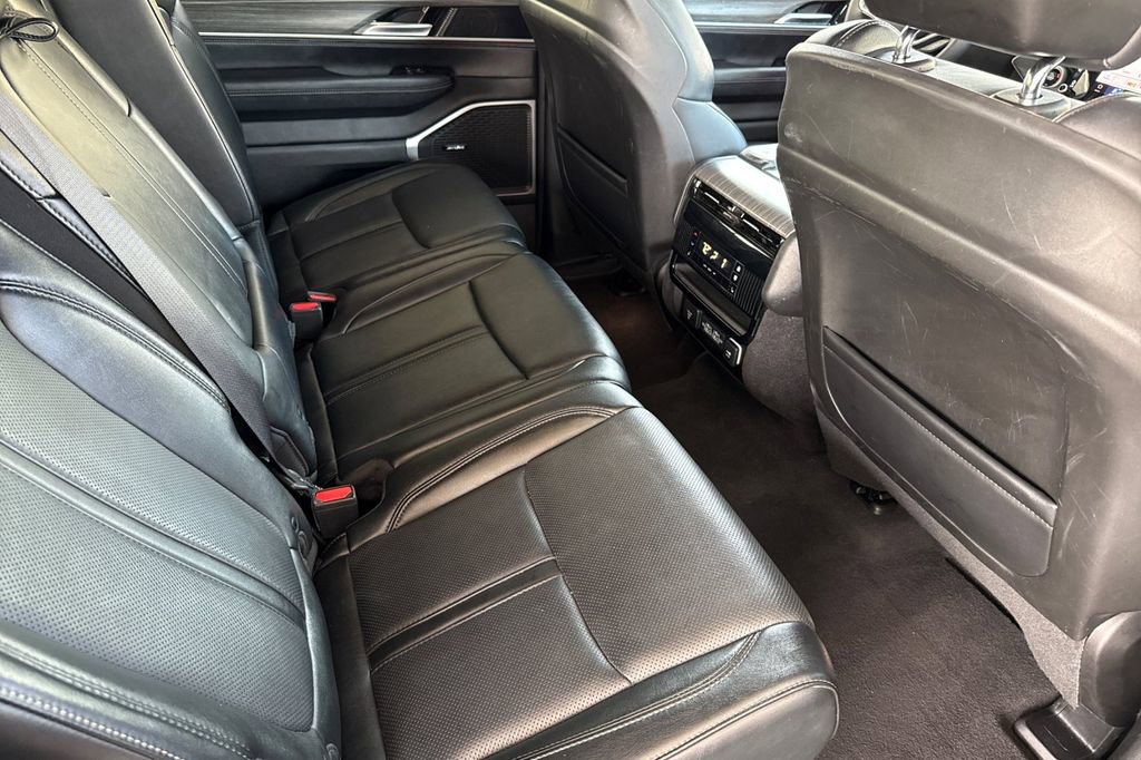 Used 2024 Jeep Wagoneer Series II w/ Flexible Seating Group image 24