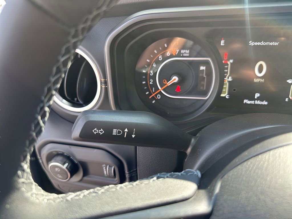 New 2025 Jeep Gladiator Sport AWD/4WD image 32