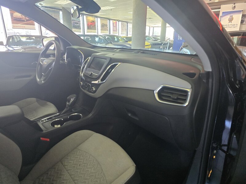 Used 2023 Chevrolet Equinox LS w/ LS Convenience Package FWD image 13