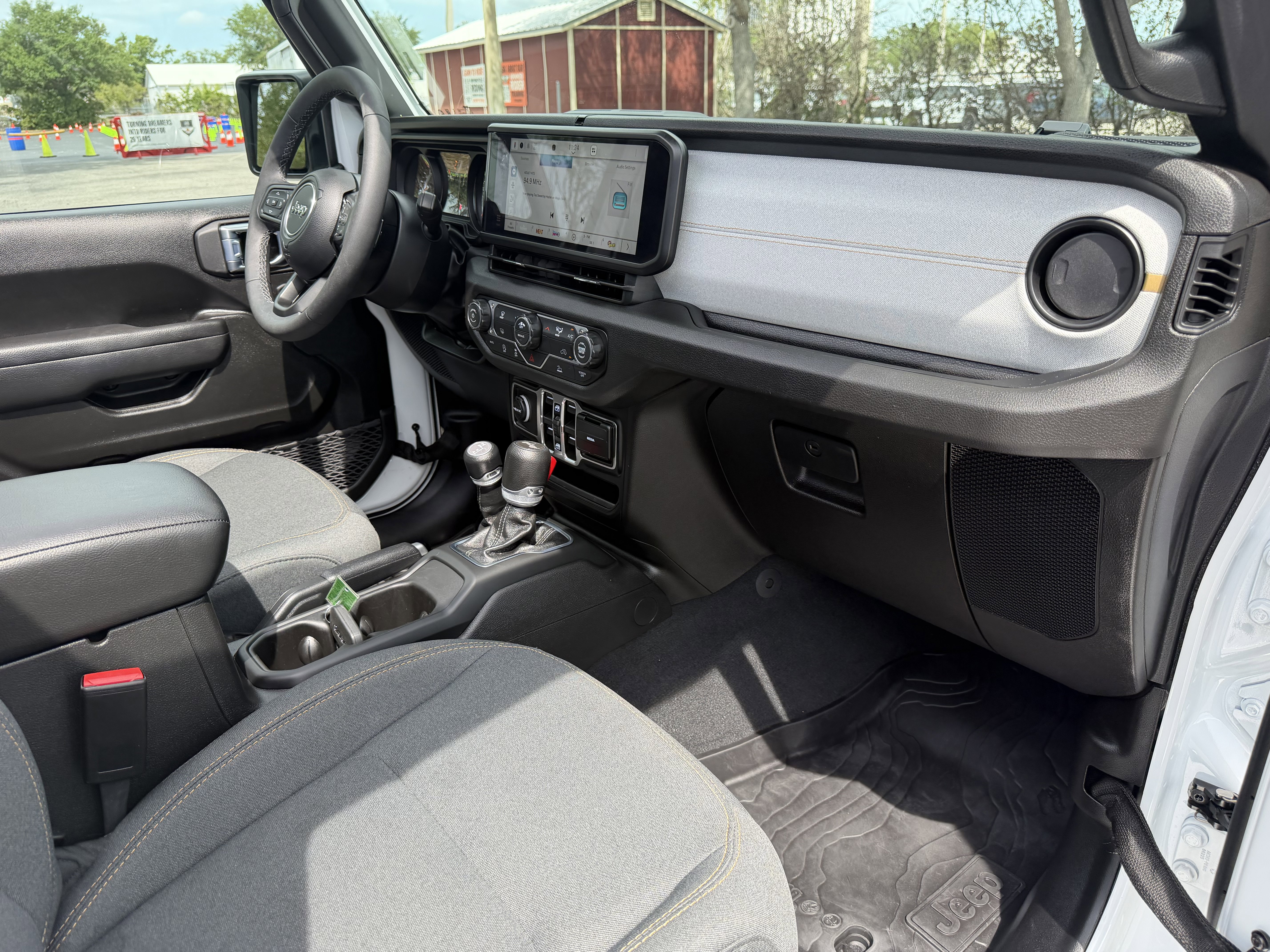 Used 2026 Jeep Wrangler Unlimited Sport AWD/4WD image 17
