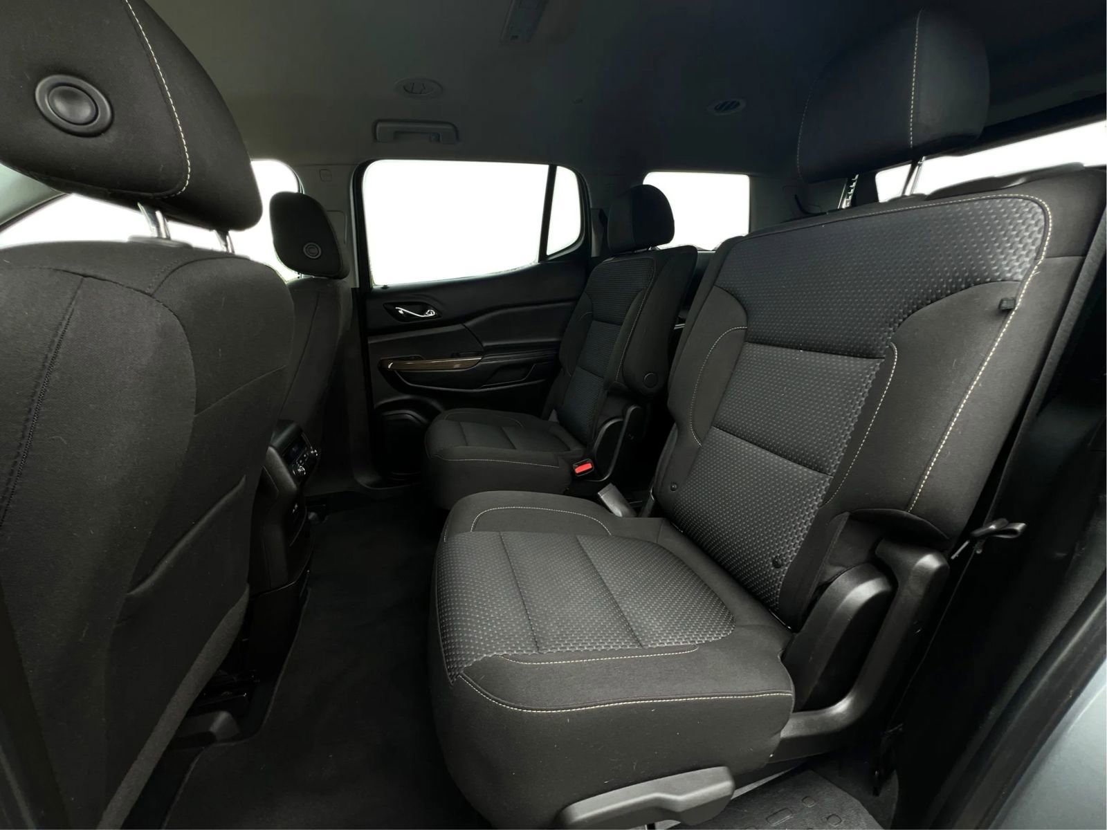 Used 2023 GMC Acadia SLE FWD image 17