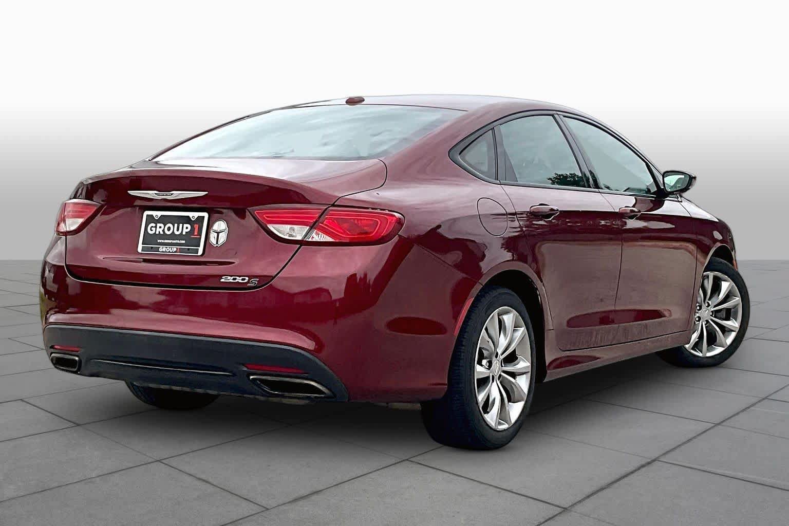 Used 2015 Chrysler 200 S FWD image 13