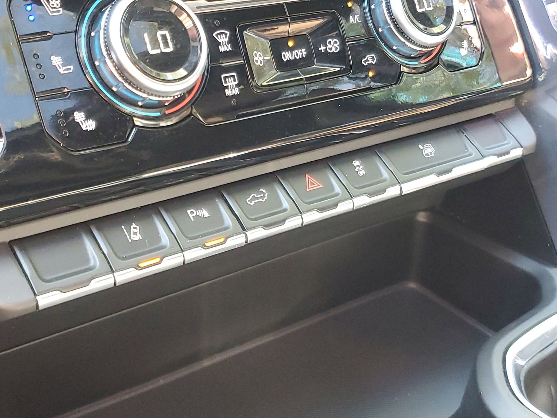 Used 2024 GMC Sierra 3500 Denali w/ Denali Reserve Package image 29