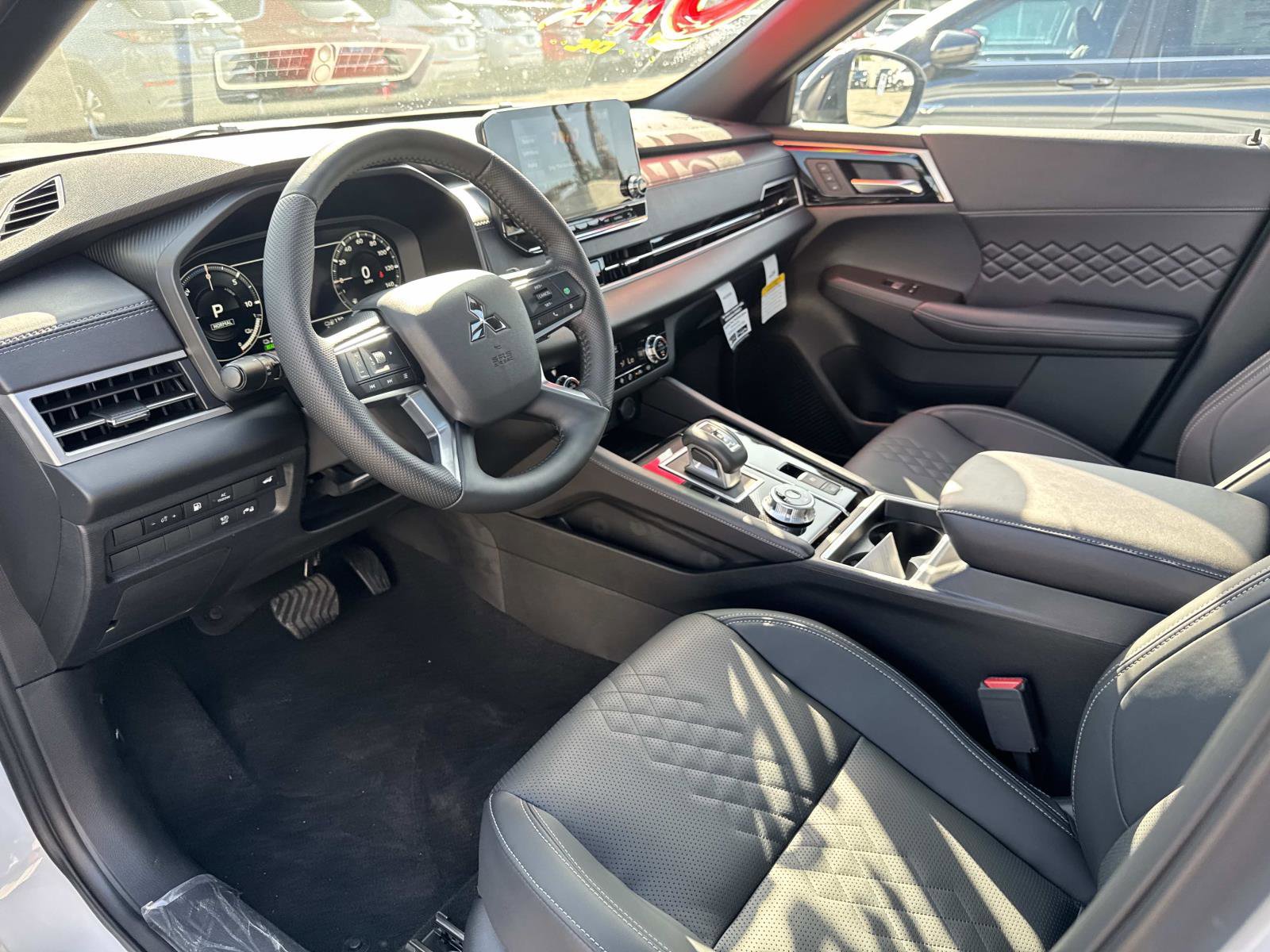 New 2025 Mitsubishi Outlander SEL Black Edition image 16