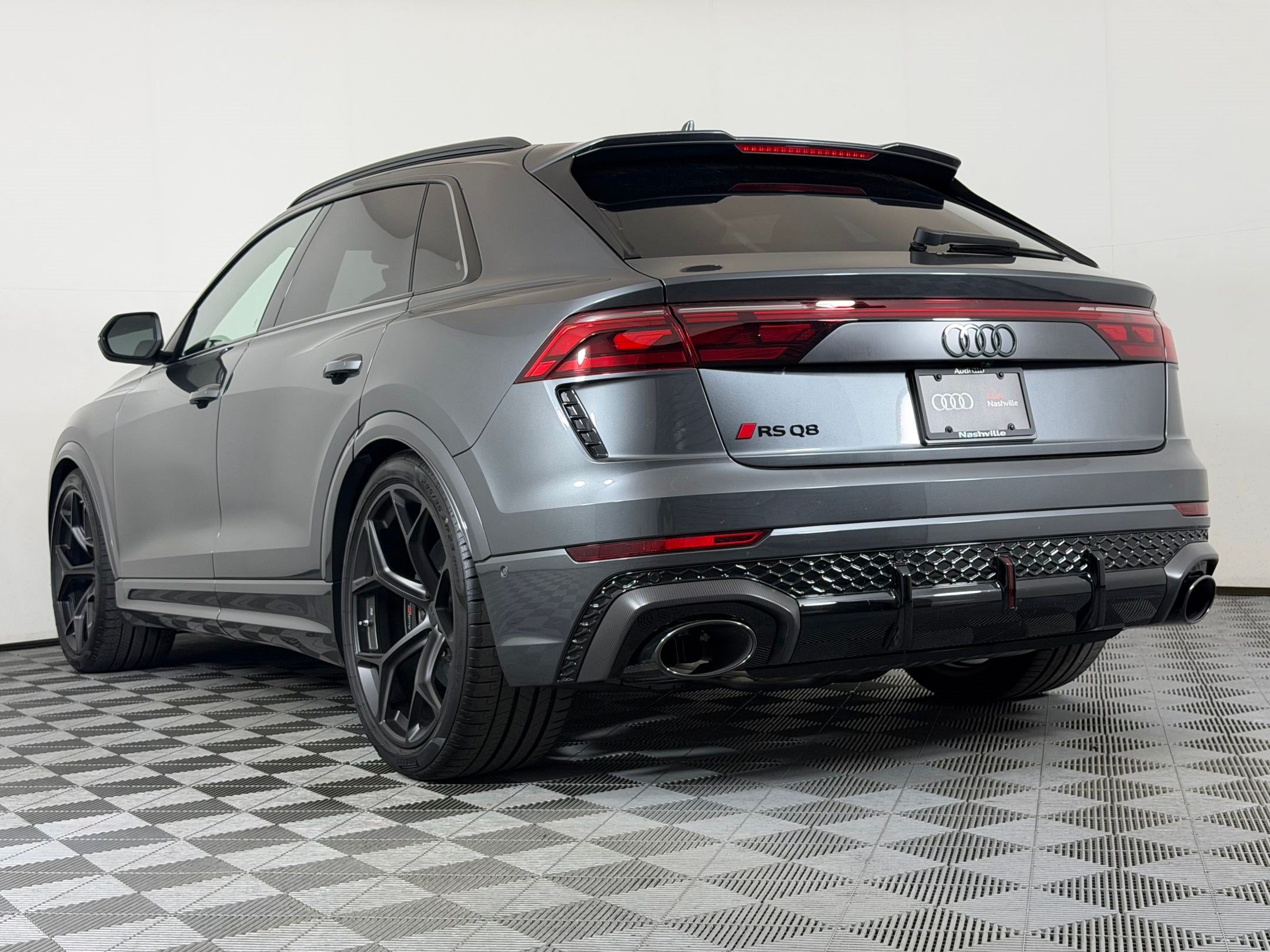 New 2027 Audi RS Q8 performance AWD/4WD image 3
