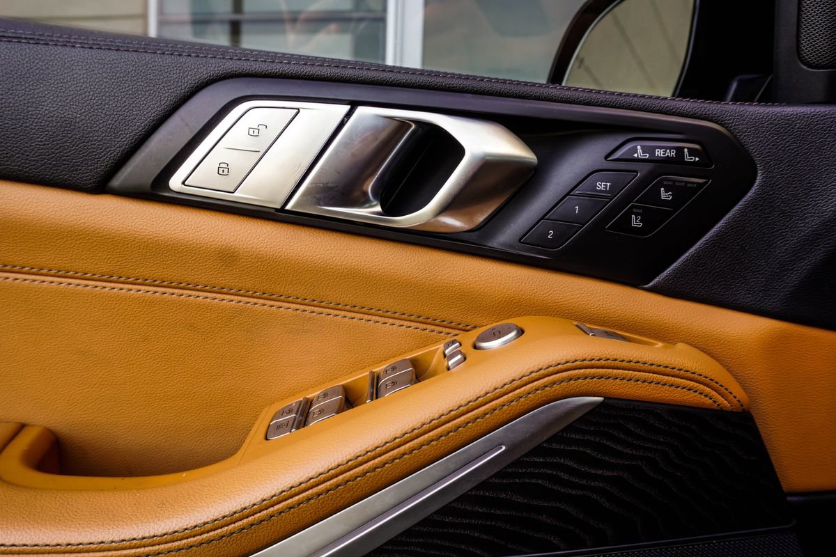 Used 2022 BMW X7 xDrive40i w/ M Sport Package image 34