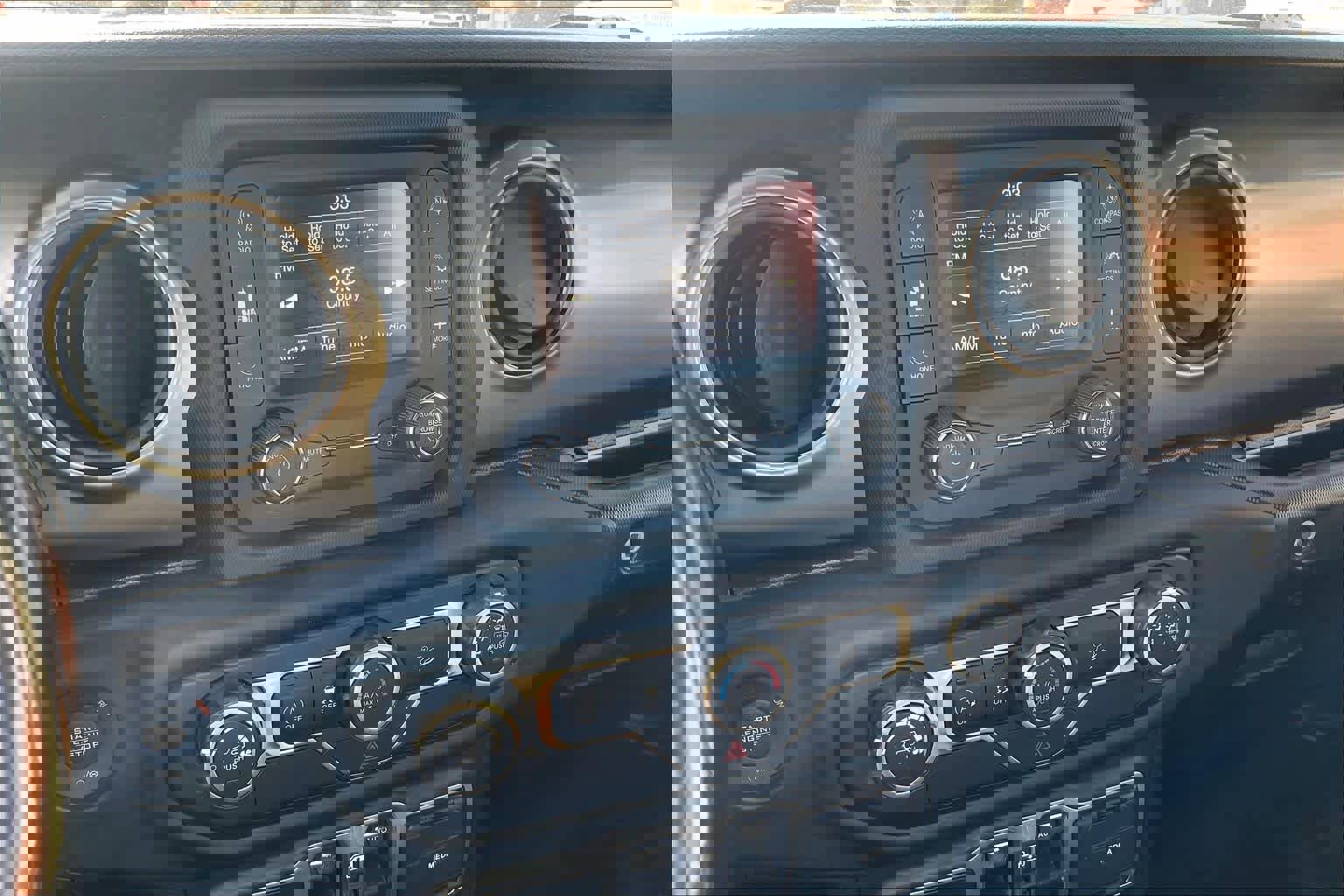 Used 2018 Jeep Wrangler Unlimited Sport S image 7