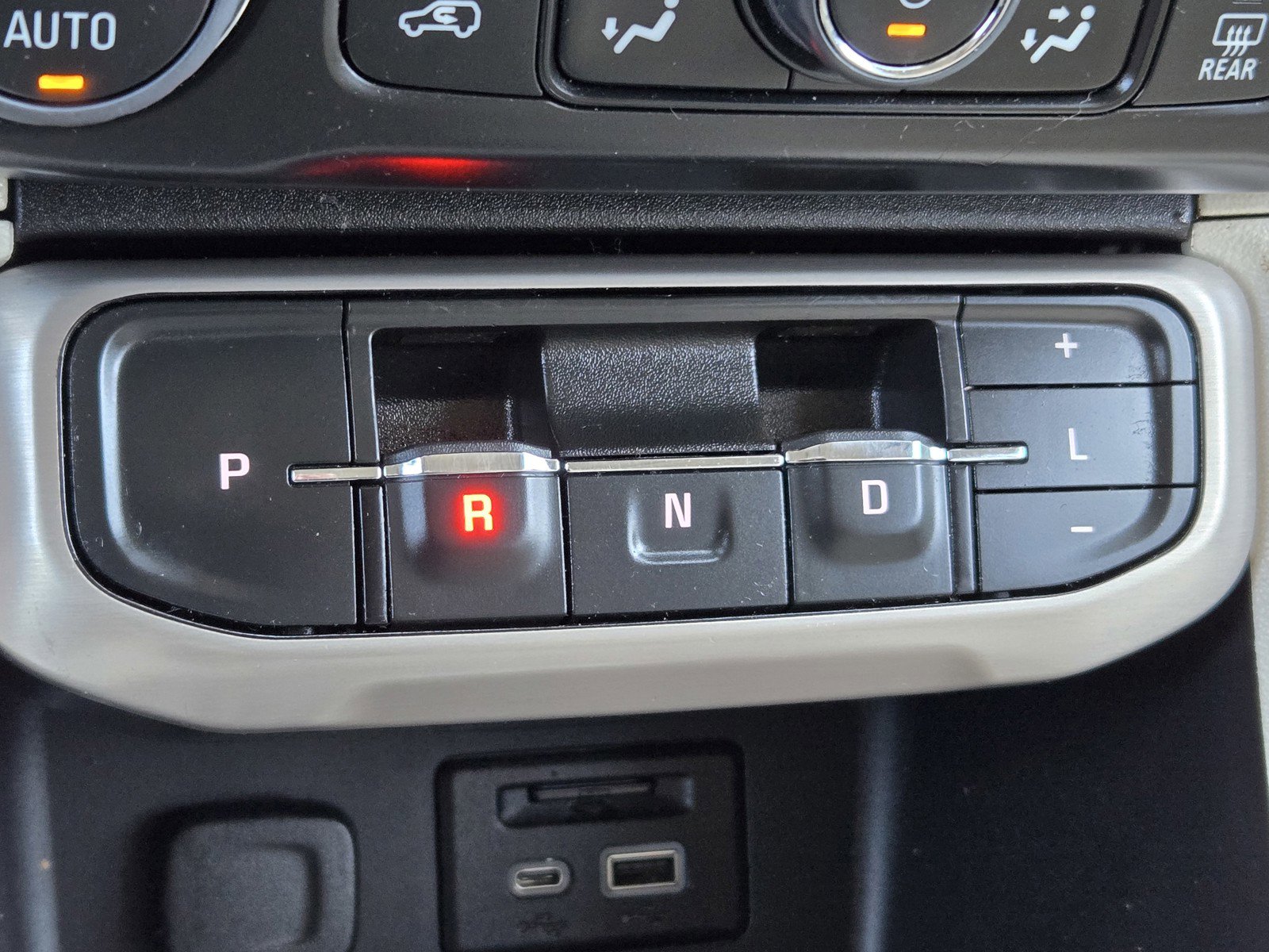 Certified 2023 GMC Acadia Denali w/ Denali Ultimate Package AWD/4WD image 21