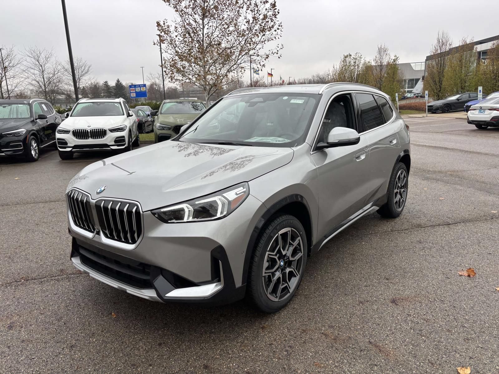 Used 2026 BMW X1 xDrive28i w/ Technology Package AWD/4WD image 3