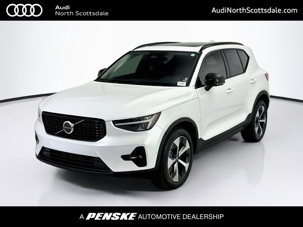 Used 2023 Volvo XC40 B5 Plus w/ Driver Assist Package AWD/4WD image 1