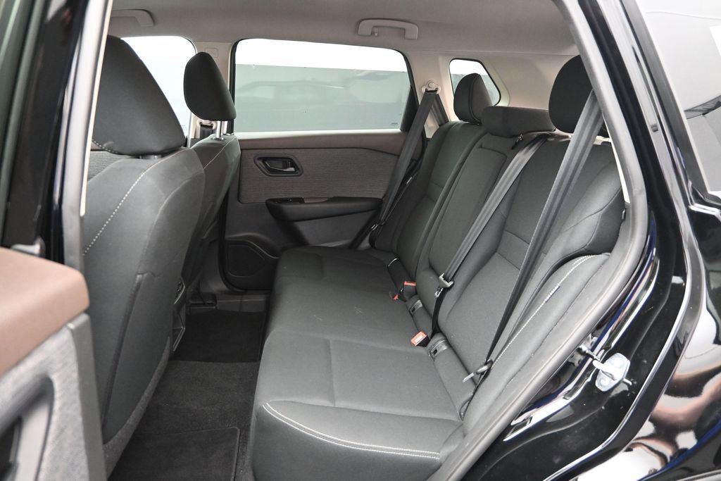 Used 2023 Nissan Rogue S FWD image 12