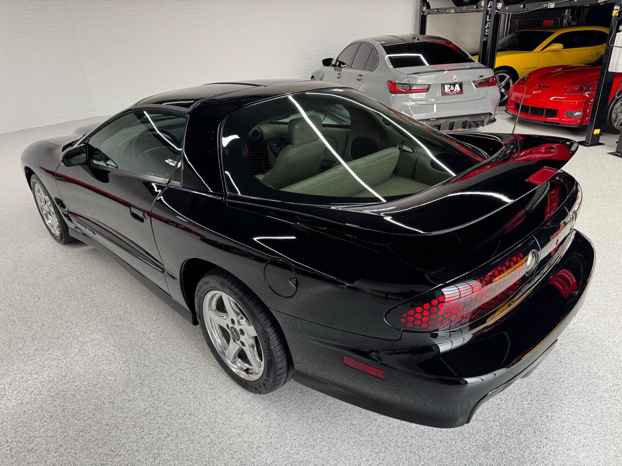 Used 1999 Pontiac Firebird Formula RWD image 12