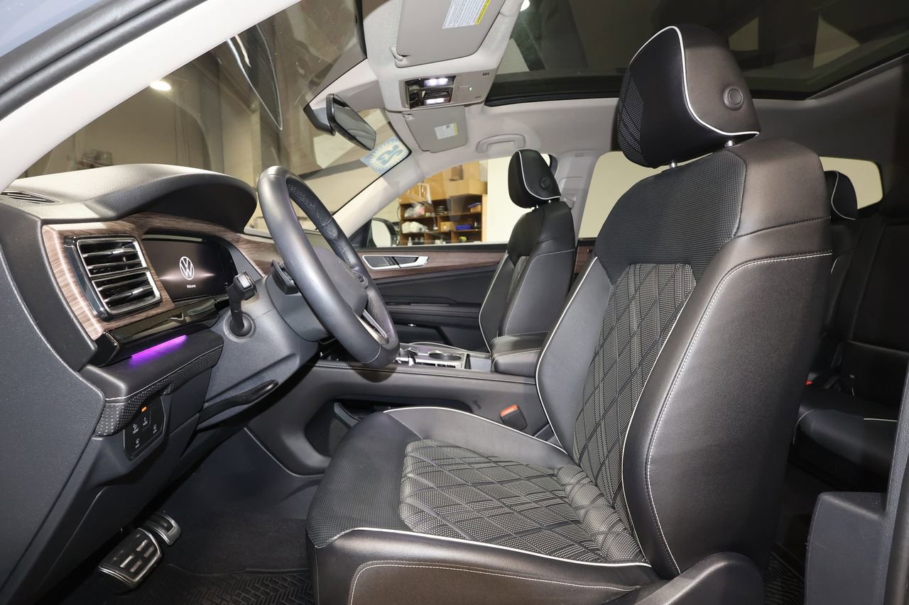 Used 2025 Volkswagen Atlas SEL Premium R-Line image 22