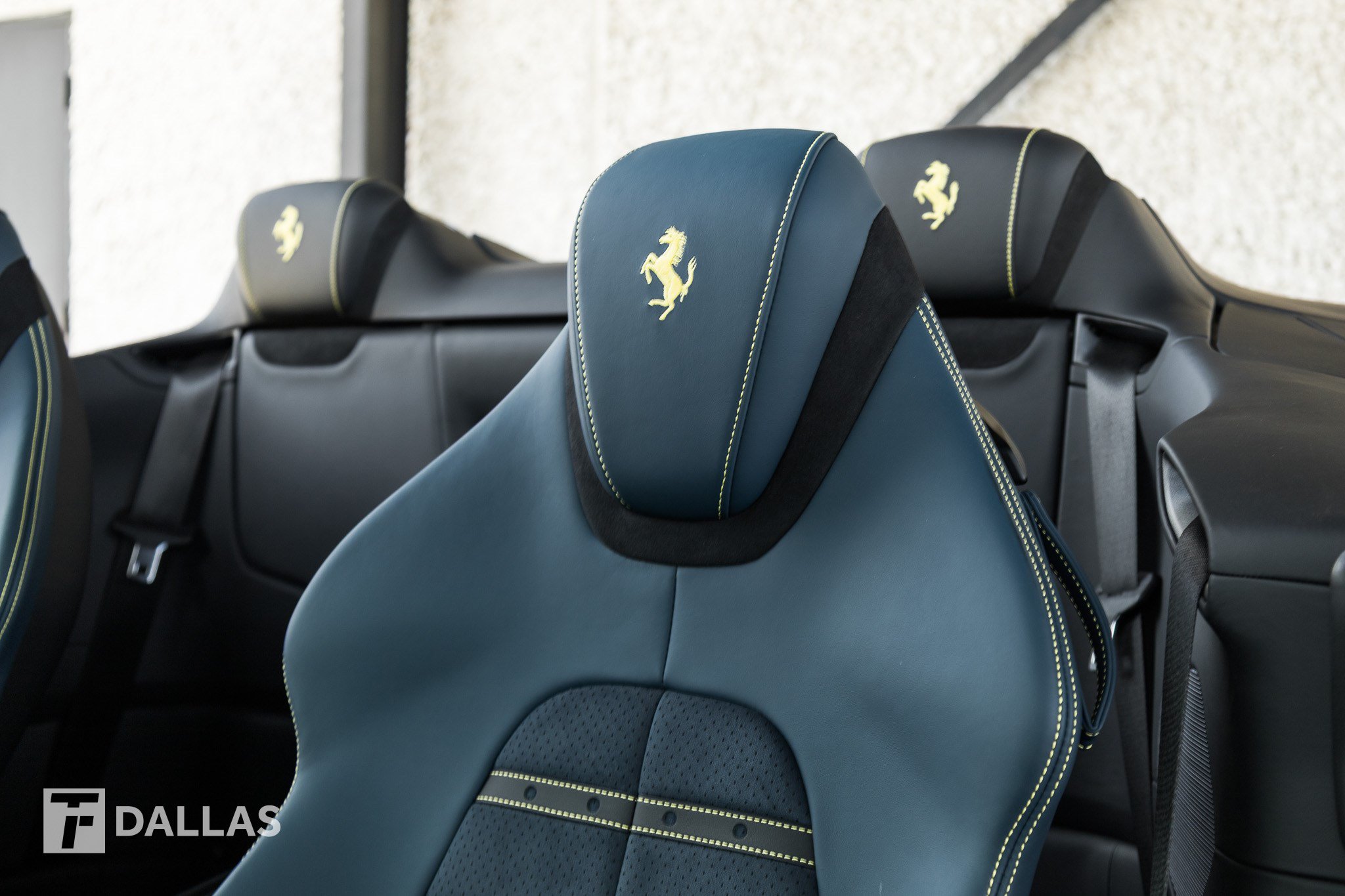 Used 2025 Ferrari Roma Spider RWD image 23