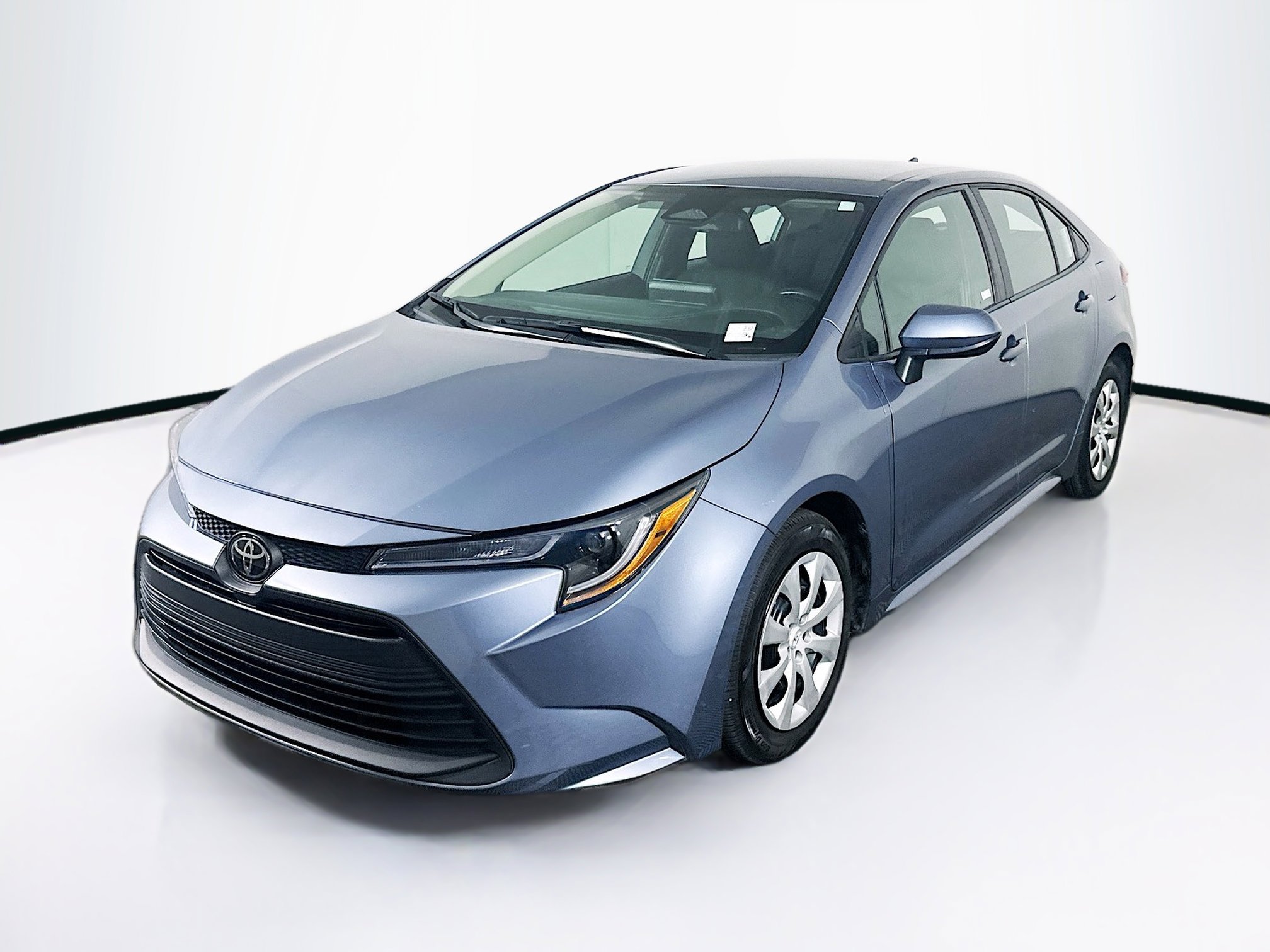 Used 2024 Toyota Corolla LE image 3