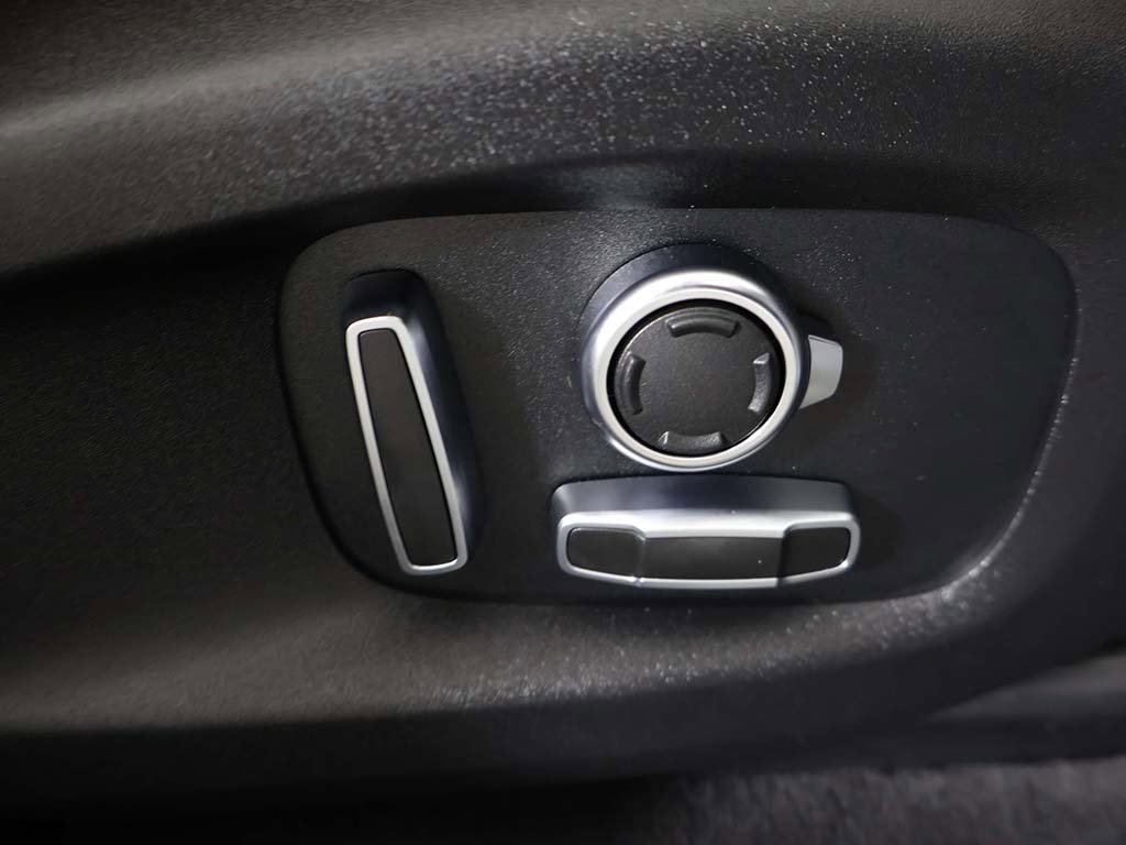 Used 2023 Jaguar F-PACE R-Dynamic S image 37