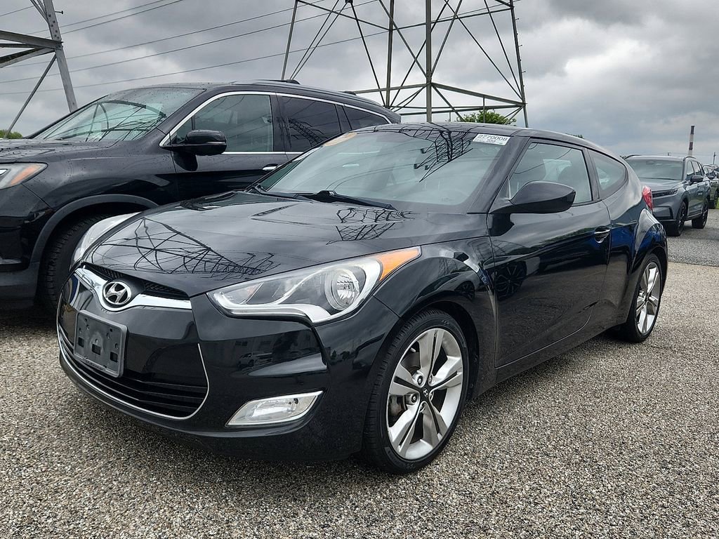 Used 2017 Hyundai Veloster Value Edition FWD image 3