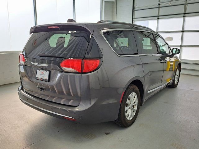 Used 2024 Kia Carnival LX FWD image 5