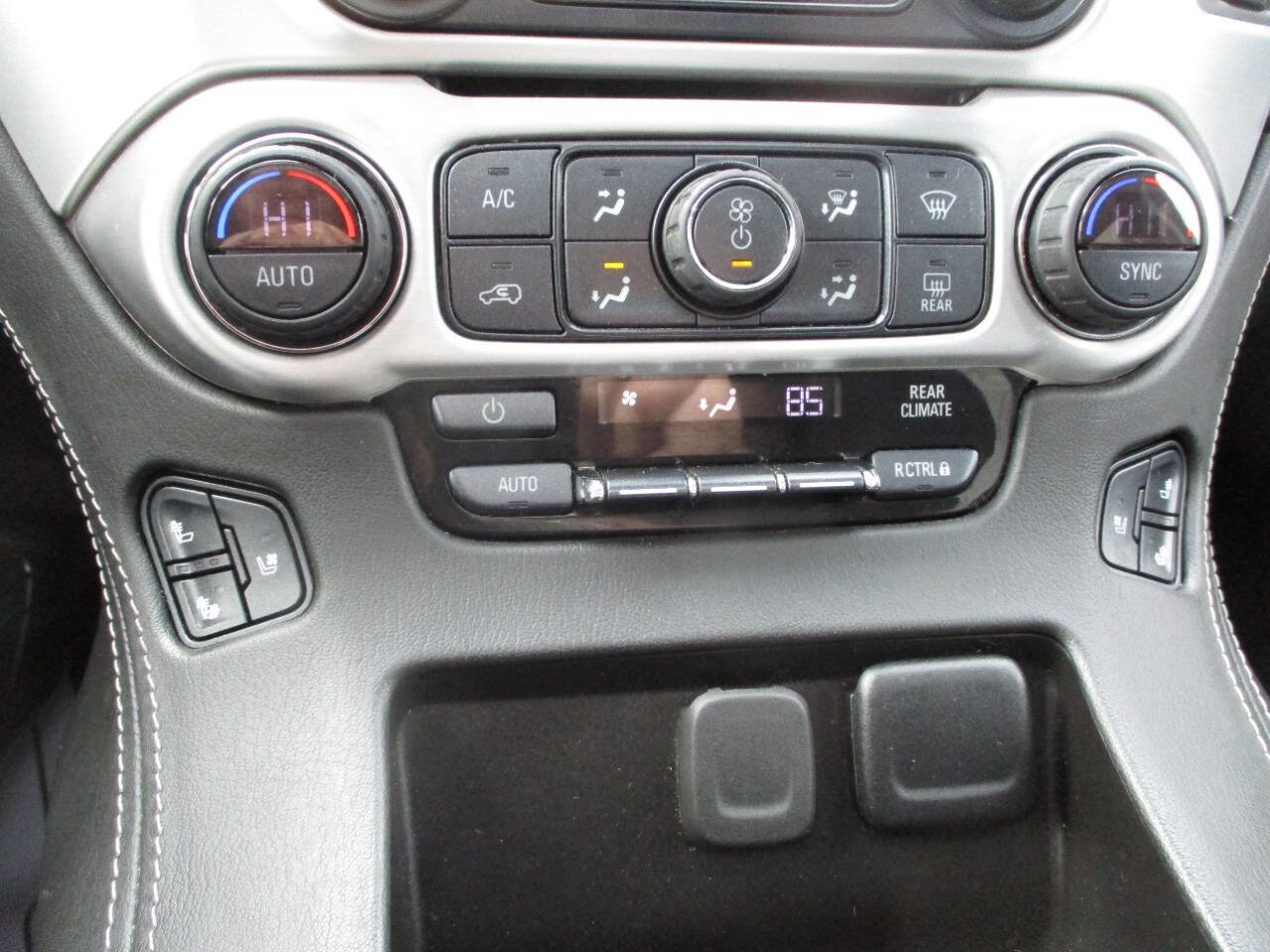 Used 2018 GMC Yukon SLT w/ HD Trailering Package image 25