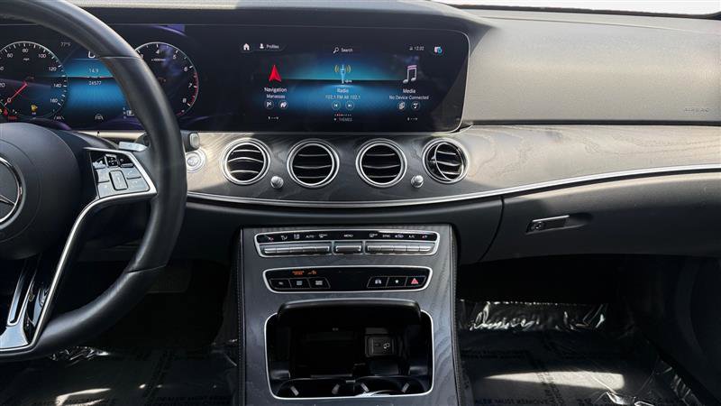Used 2022 Mercedes-Benz E 350 Sedan w/ Driver Assistance Package image 15