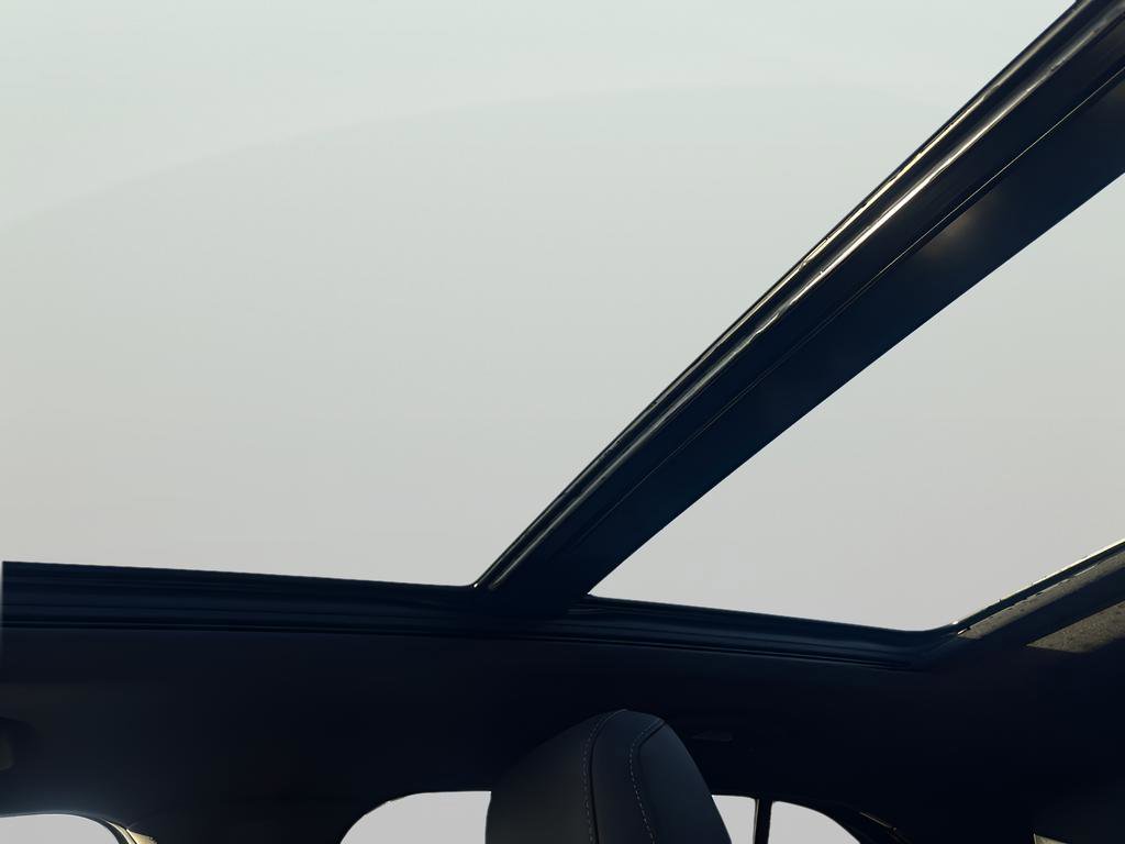 Used 2023 Cadillac XT4 Luxury w/ Cold Weather Package image 28