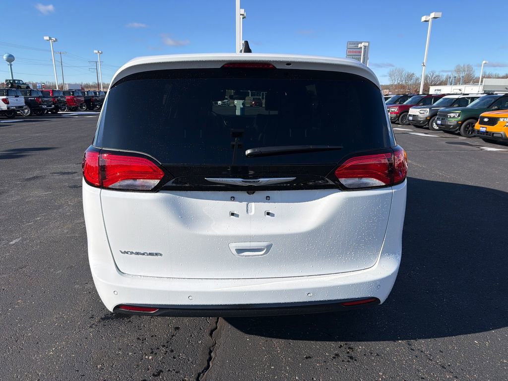 New 2026 Chrysler Voyager LX image 4