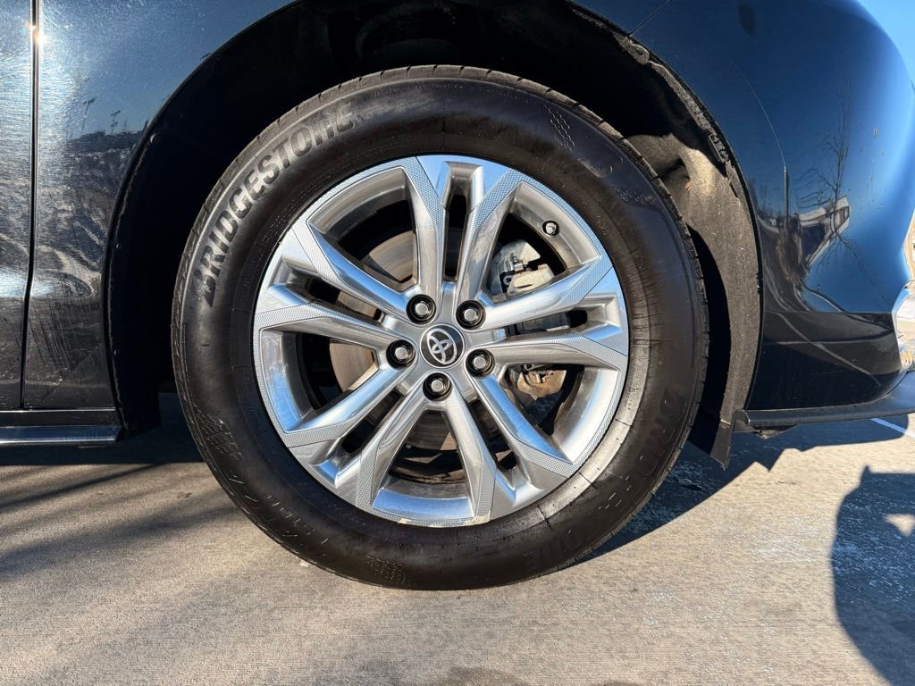 Used 2022 Toyota Sienna Platinum image 34