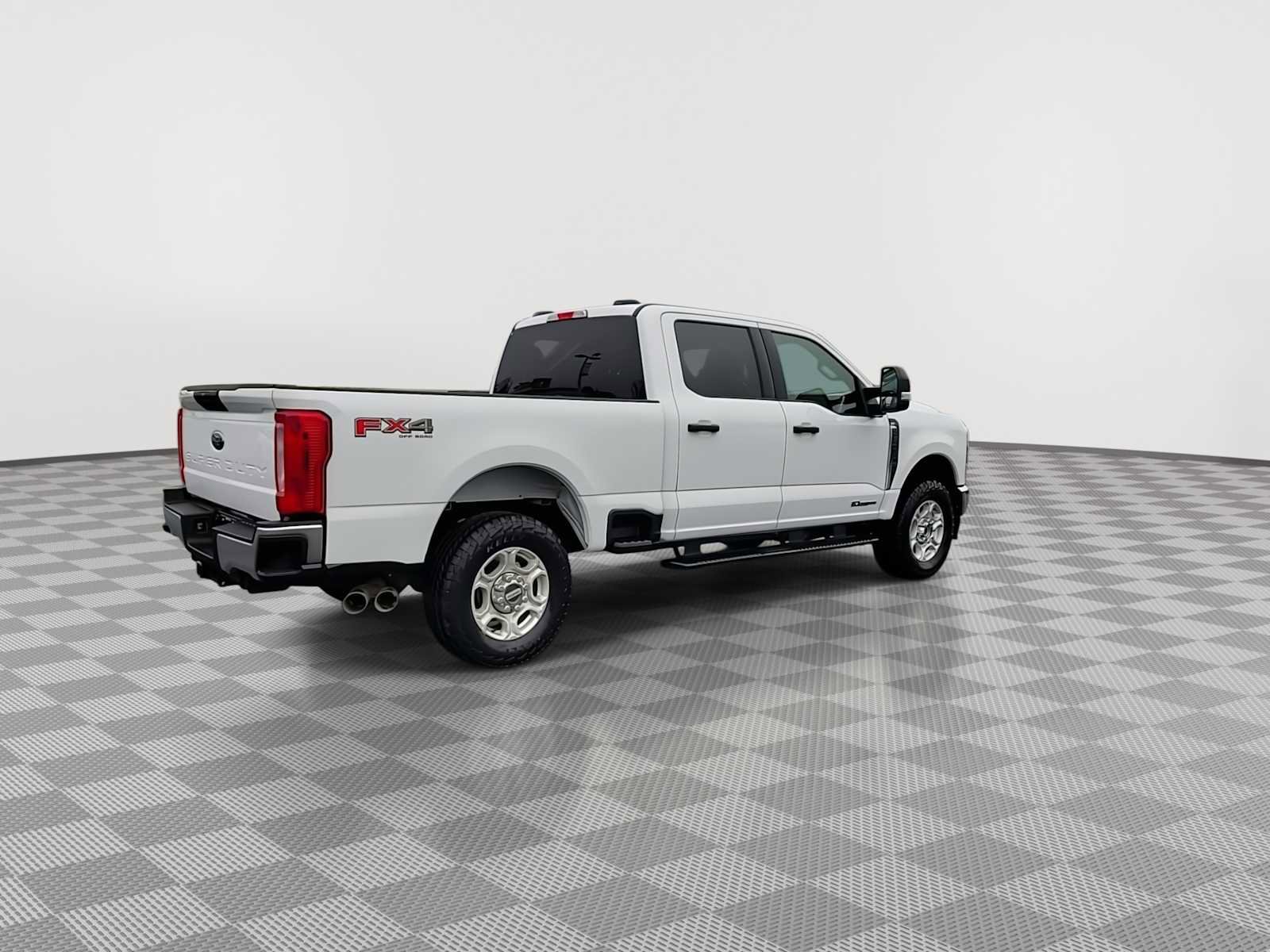 Used 2025 Ford F250 XLT w/ FX4 Off-Road Package image 8