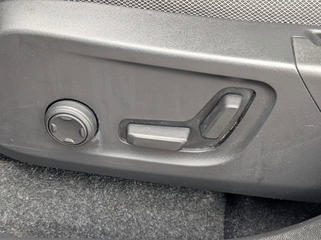 Certified 2023 Volvo C40 Recharge Core image 25