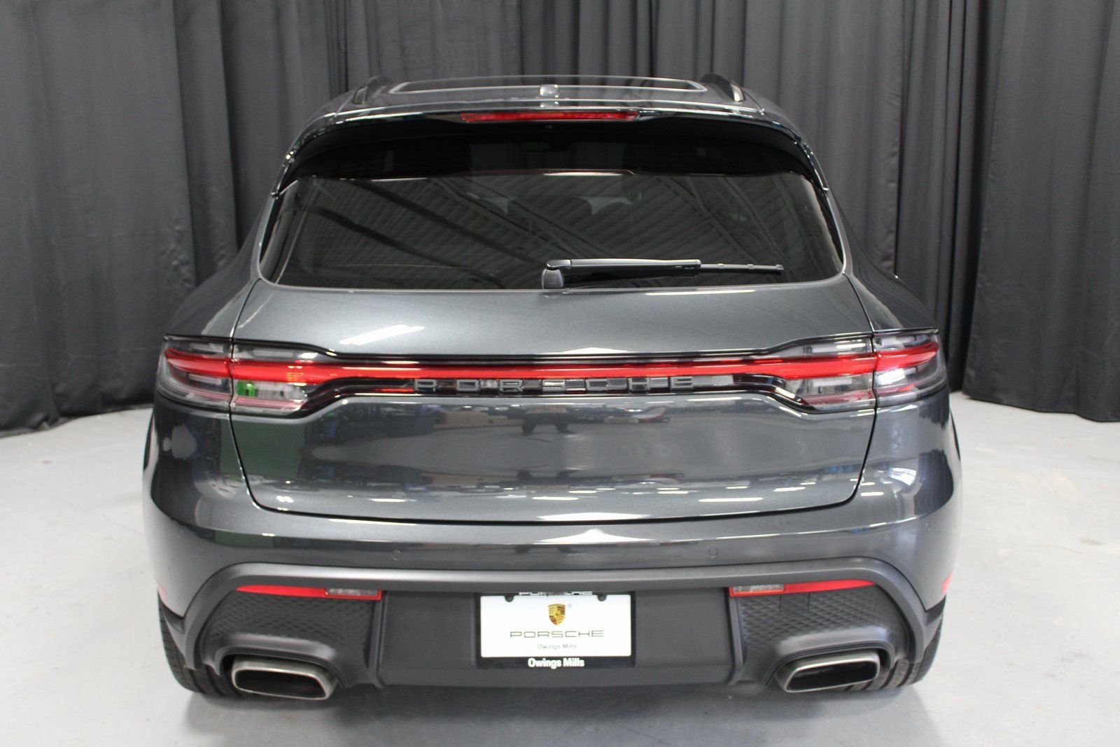 Certified 2025 Porsche Macan AWD/4WD image 7