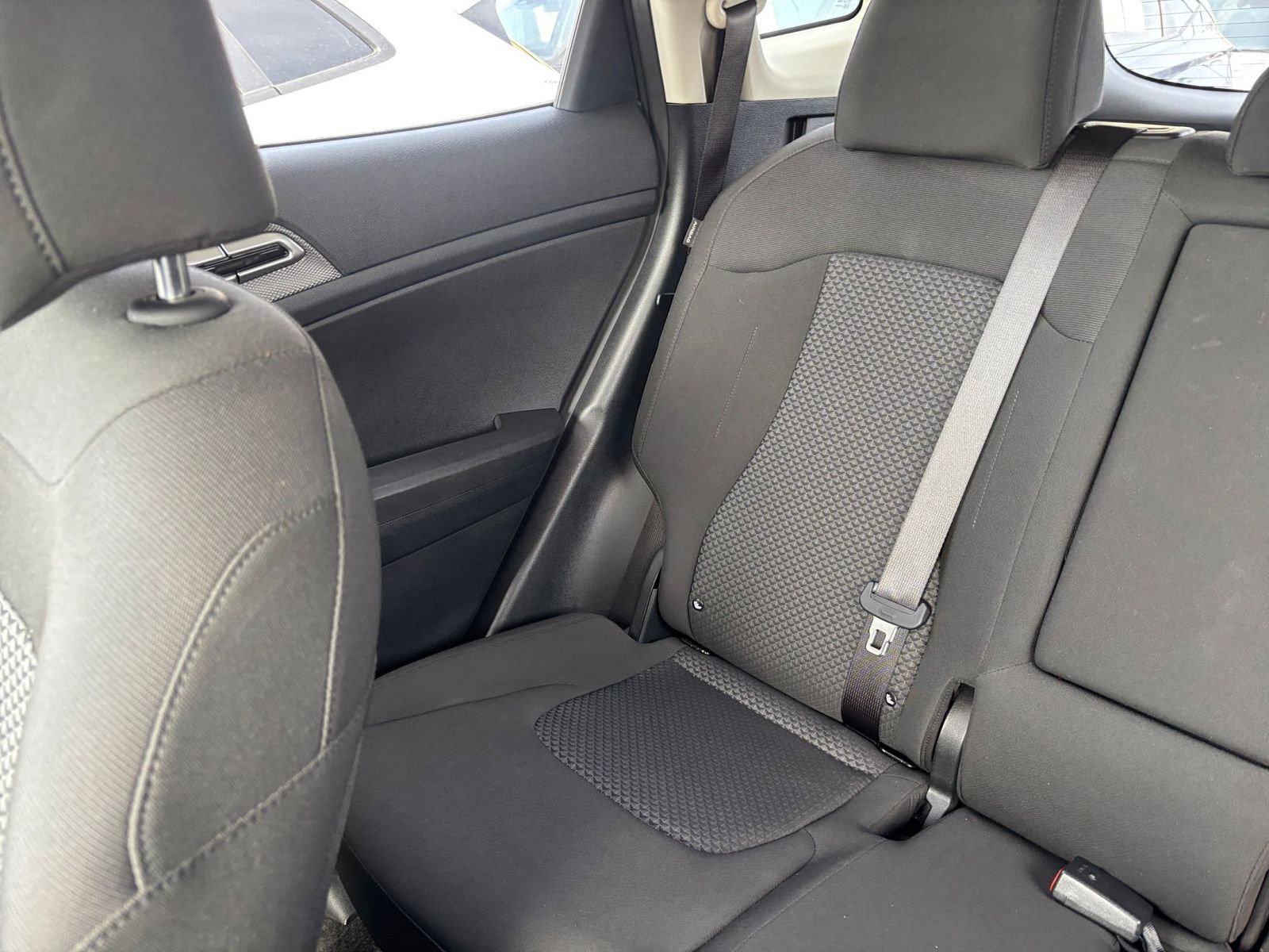 Used 2025 Kia Sportage LX image 37