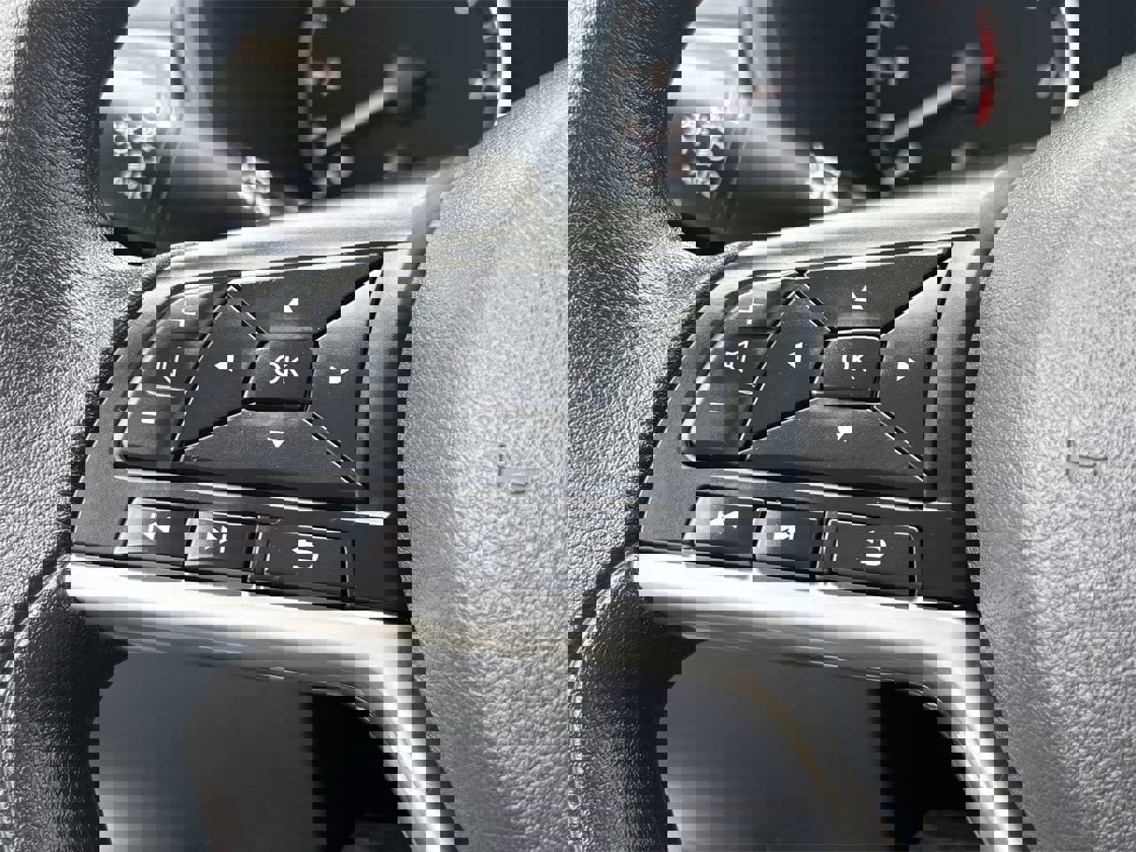 New 2025 Nissan Altima 2.5 SV w/ SV Special Edition Package image 33