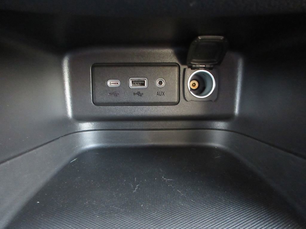 Used 2024 Chevrolet Equinox LT w/ LPO, Floor Liner Package image 30