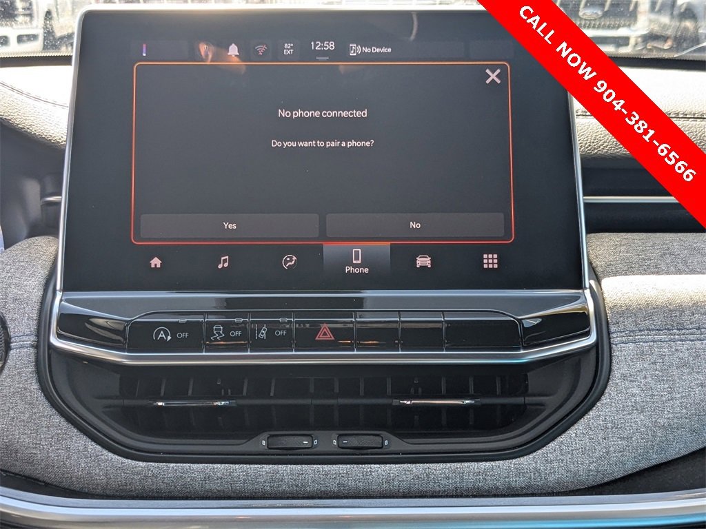 Used 2024 Jeep Compass Latitude image 15