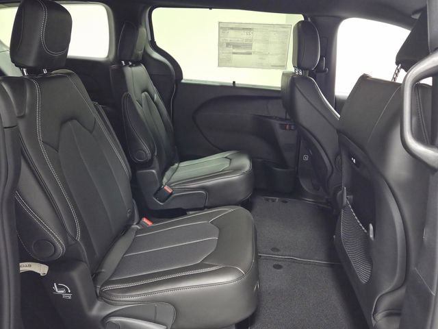 New 2027 Chrysler Pacifica Select w/ Family Tech Group FWD image 20