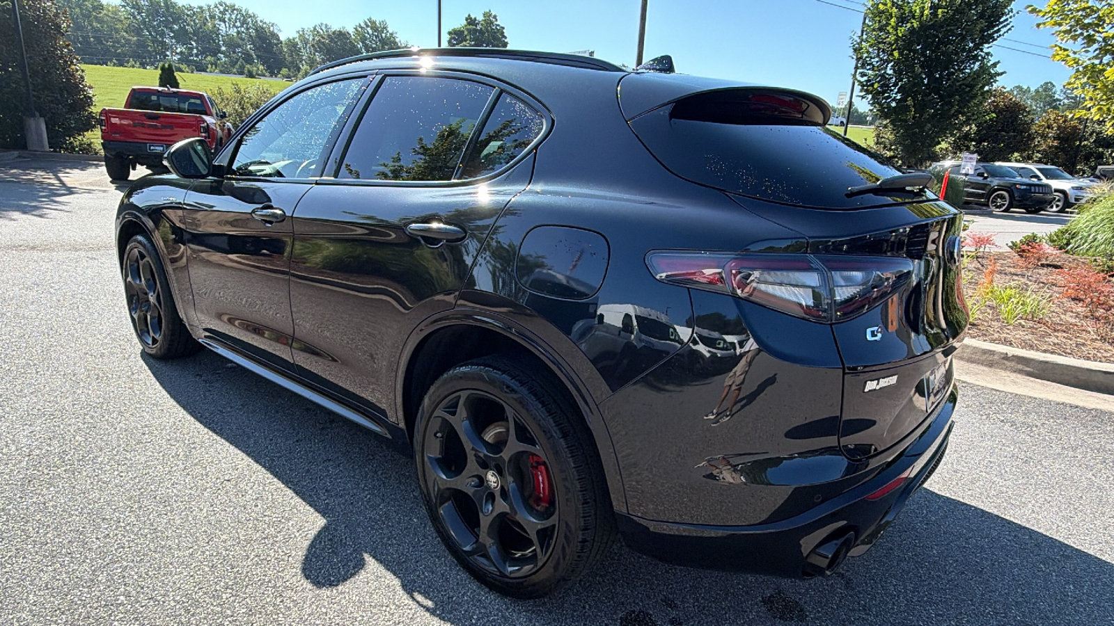 Used 2025 Alfa Romeo Stelvio Sprint AWD/4WD image 10