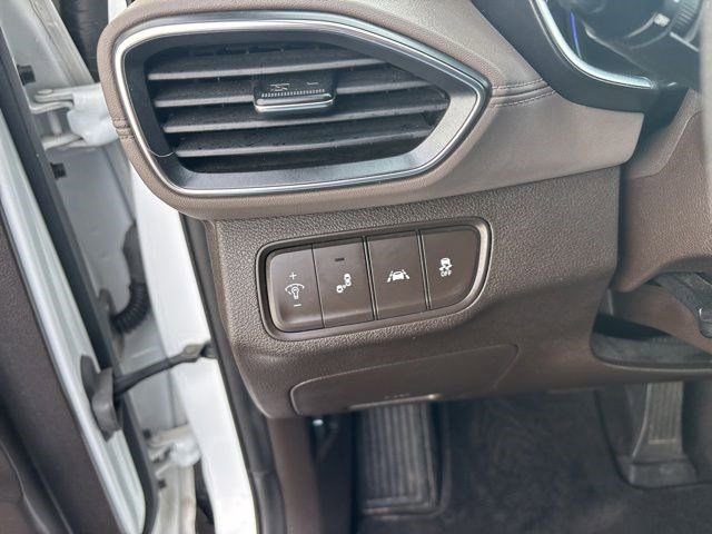 Used 2019 Hyundai Santa Fe SEL FWD image 19