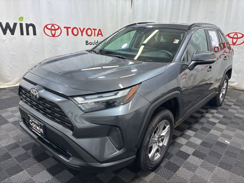 Used 2025 Toyota RAV4 XLE AWD/4WD image 3