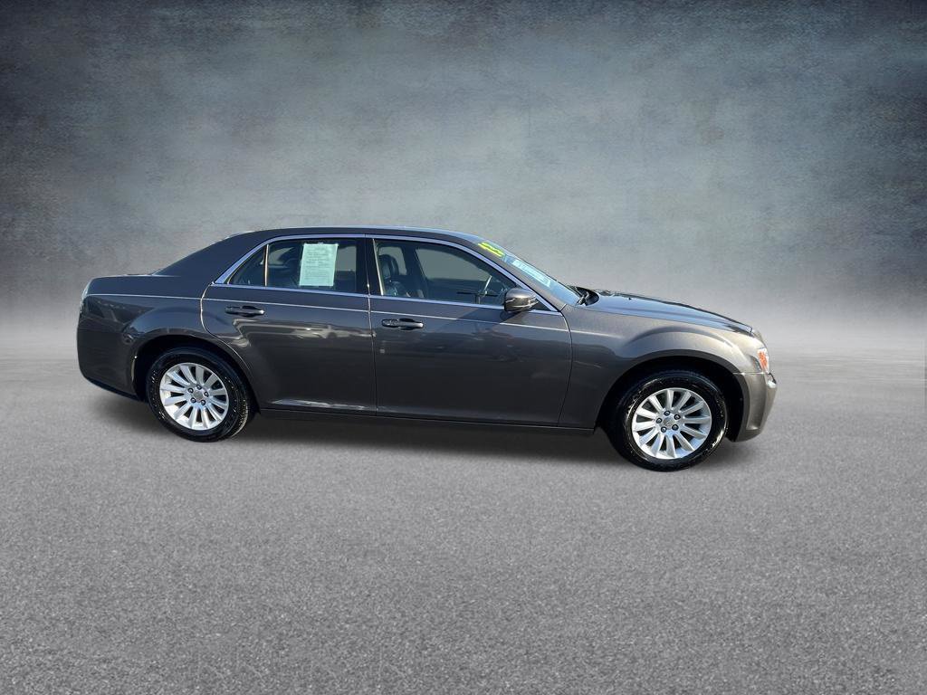 Used 2013 Chrysler 300 RWD image 8