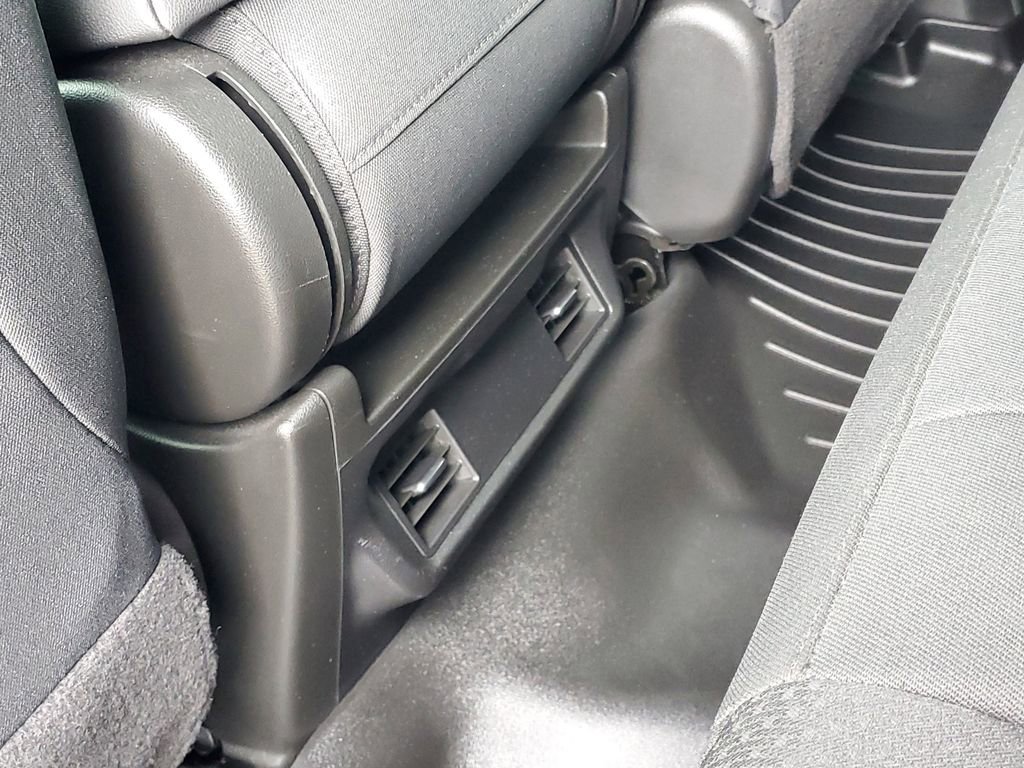 Used 2020 Chevrolet Silverado 1500 Custom w/ Custom Value Package image 13