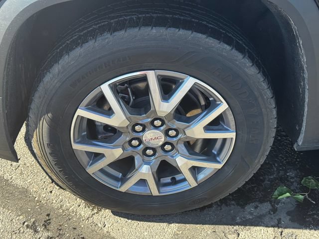 Used 2022 GMC Acadia SLT w/ LPO, Floor Liner Package AWD/4WD image 10