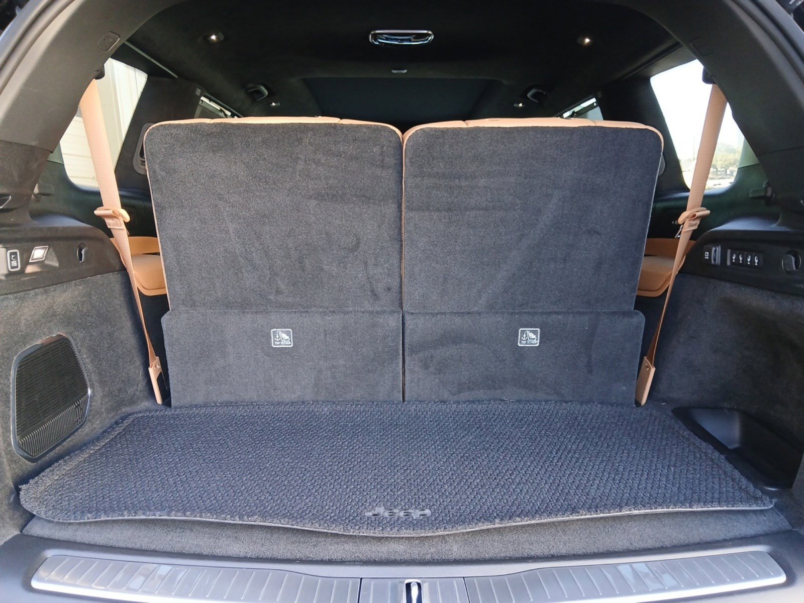 Used 2021 Jeep Grand Cherokee L Summit image 17