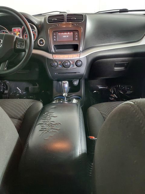 Used 2017 Dodge Journey SE image 19