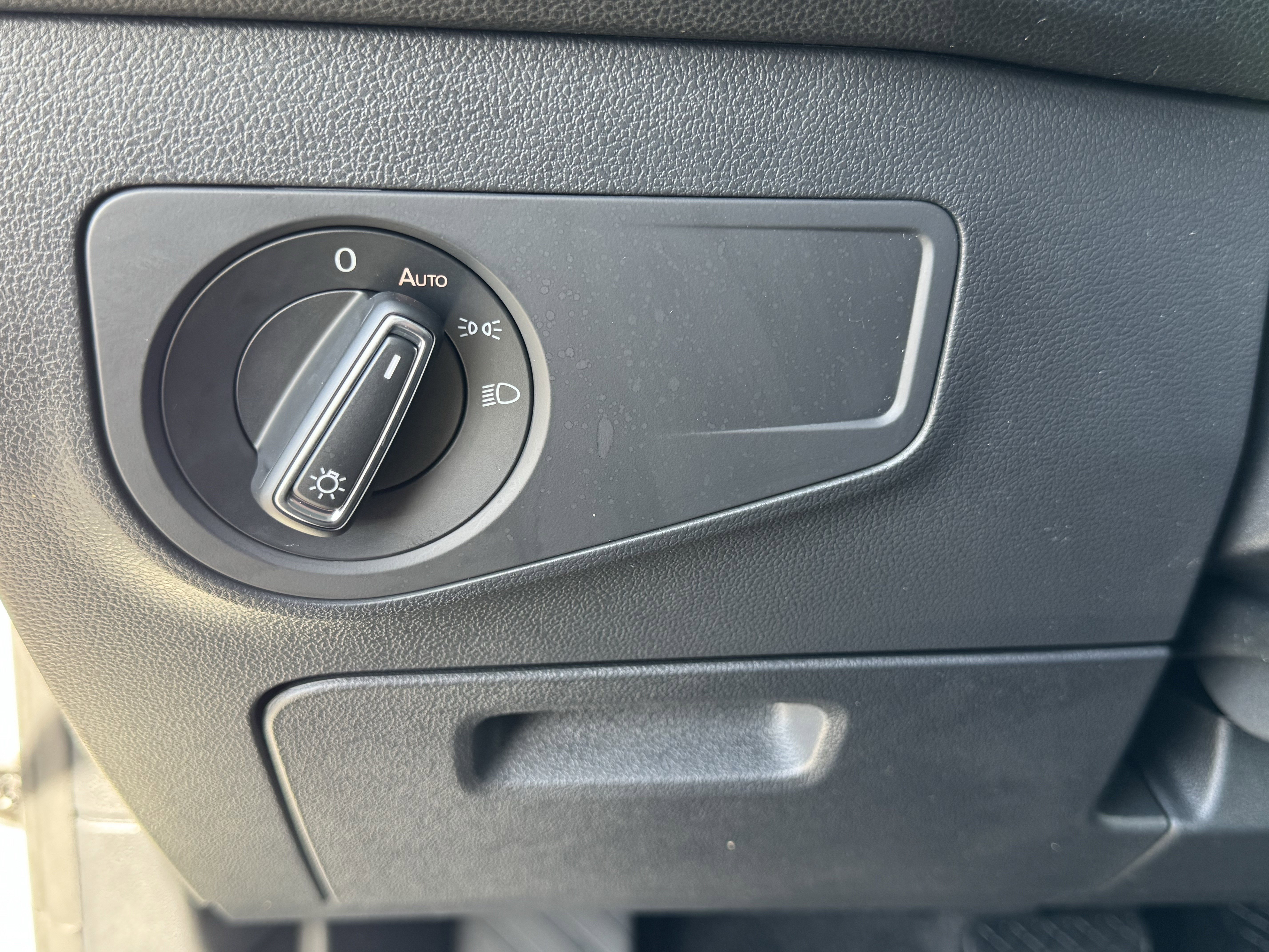 Certified 2023 Volkswagen Tiguan SE w/ Panoramic Sunroof Package image 29