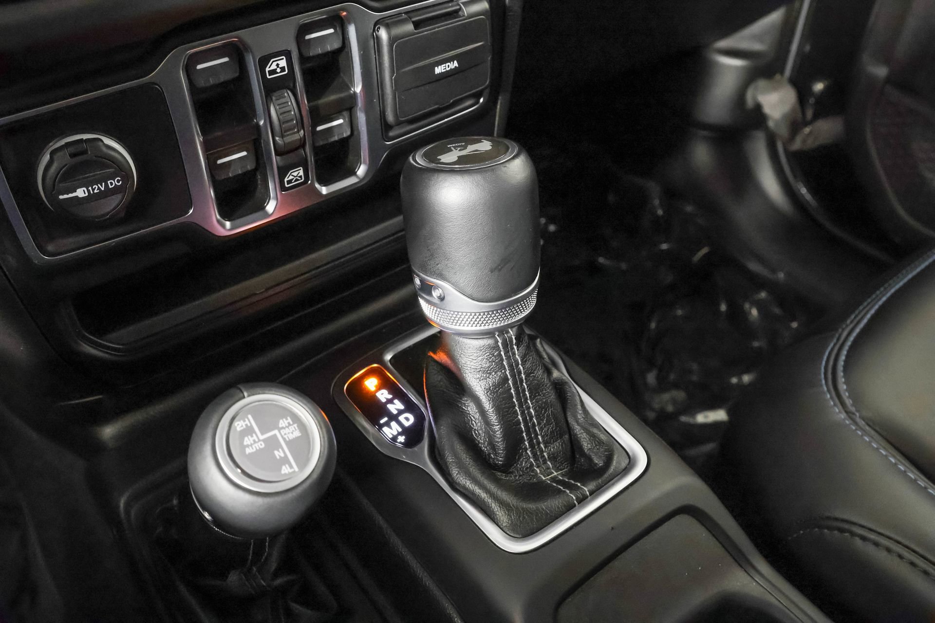 Used 2024 Jeep Wrangler High Altitude AWD/4WD image 33