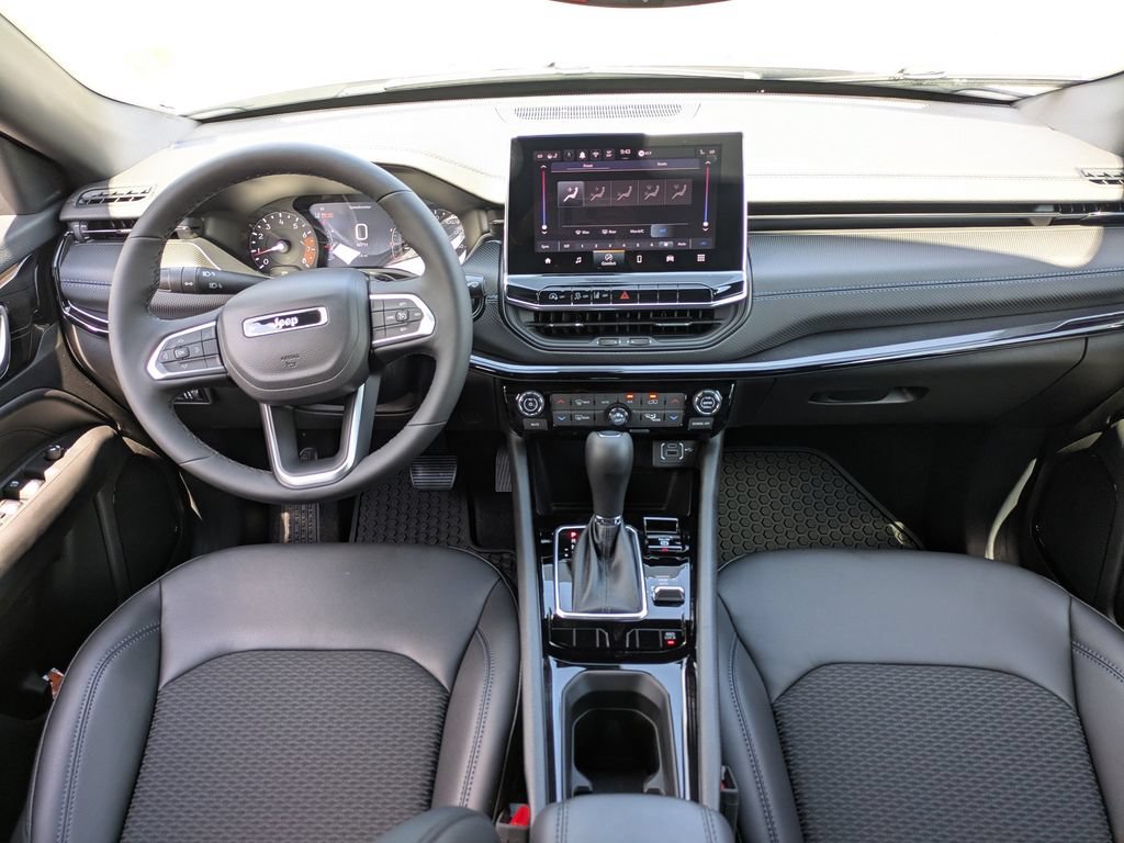 New 2026 Jeep Compass Latitude AWD/4WD image 18