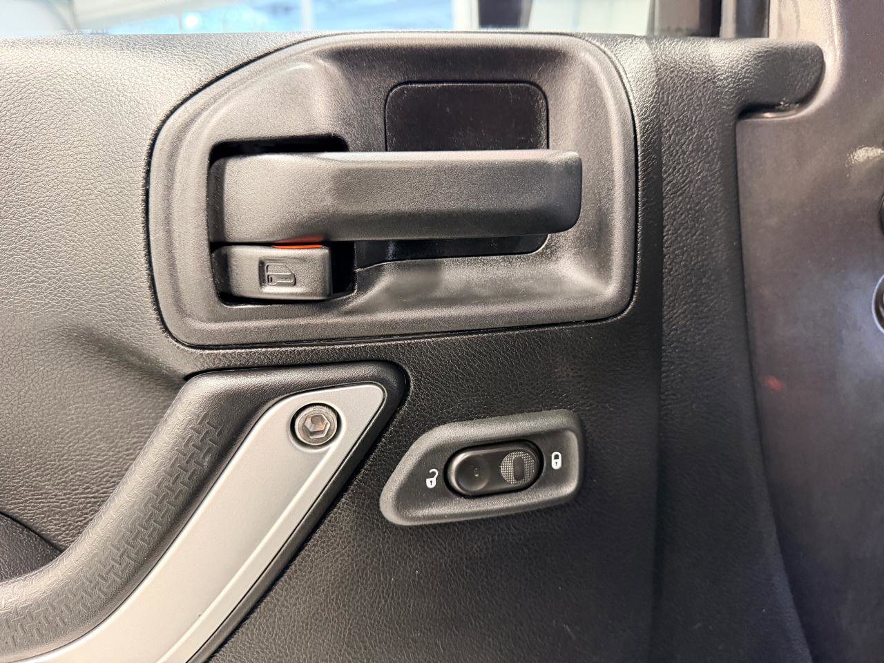 Used 2014 Jeep Wrangler Sahara w/ Connectivity Group AWD/4WD image 16