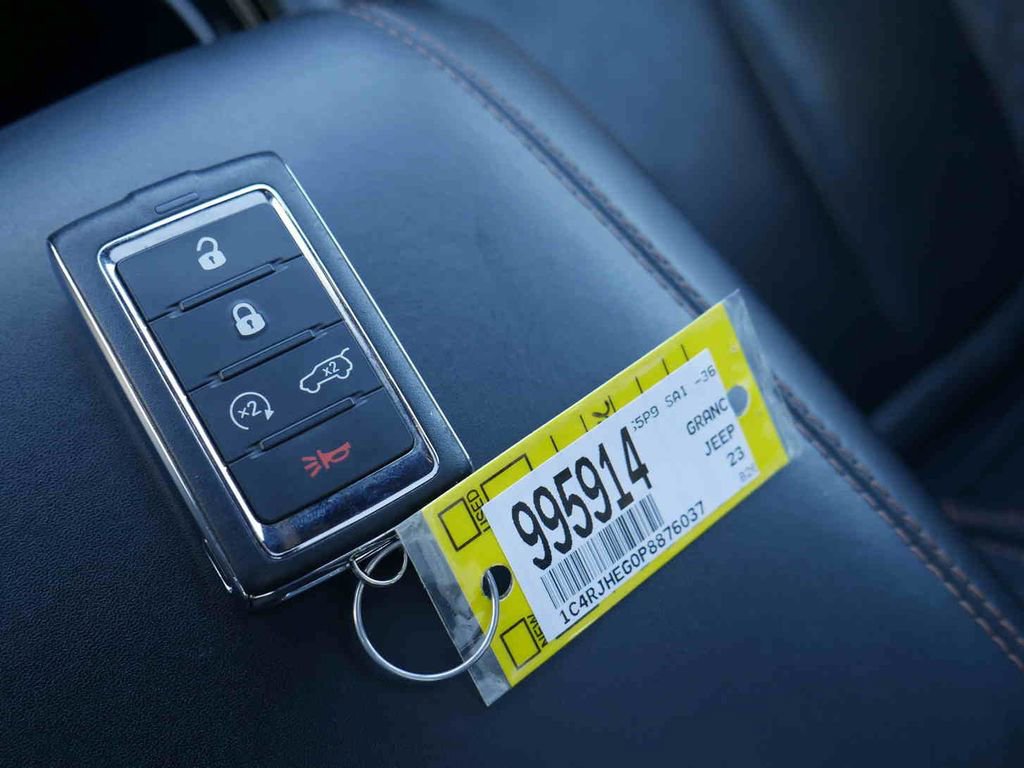 Used 2023 Jeep Grand Cherokee Summit w/ Adv Protech Group IV image 31